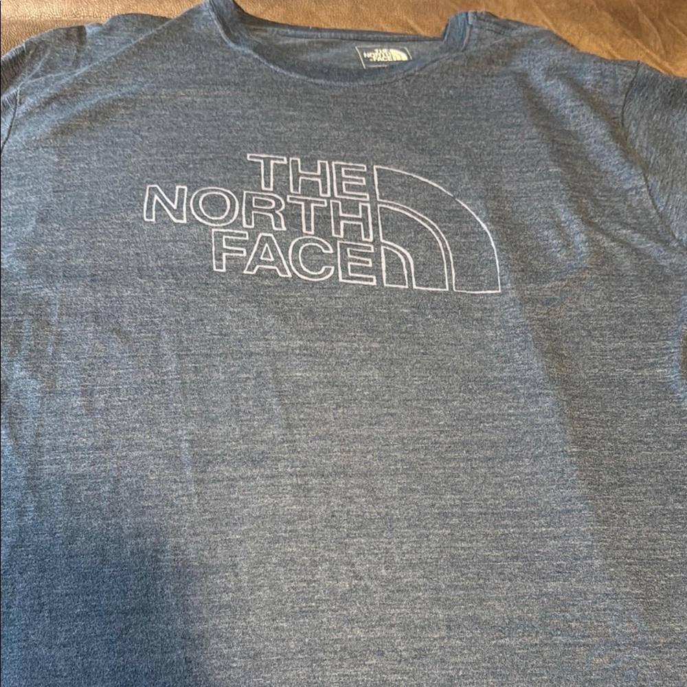 The North Face Blue Short Sleeve Tee Classic Comfort - Picture 4 of 4
